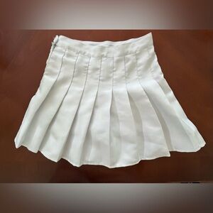 Pleated White Mini Skirt XS